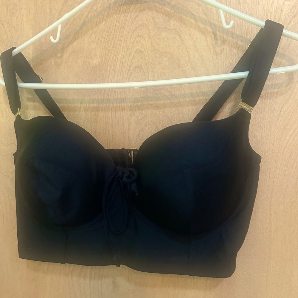 2 Bikini tops. 36DD Underwire Black & Navy blue